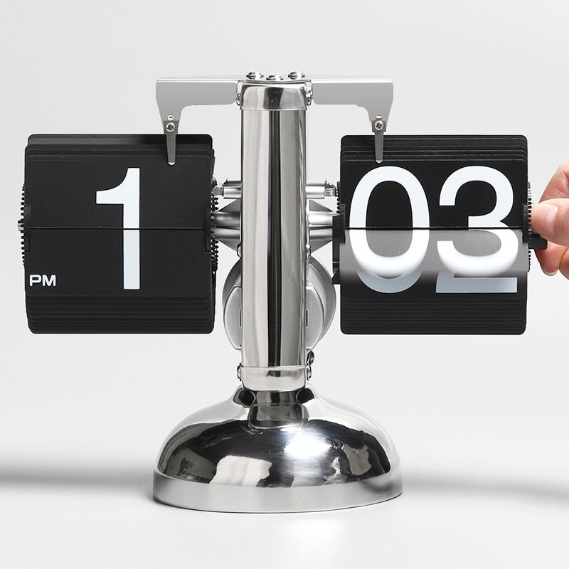 The Z1 European Creative Retro Flip Desk Clock